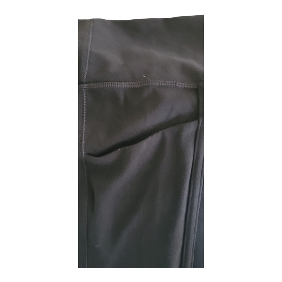 Athleta All In Black Capri Tights Size Small And Thigh Pockets with Rouched She - Picture 3 of 4